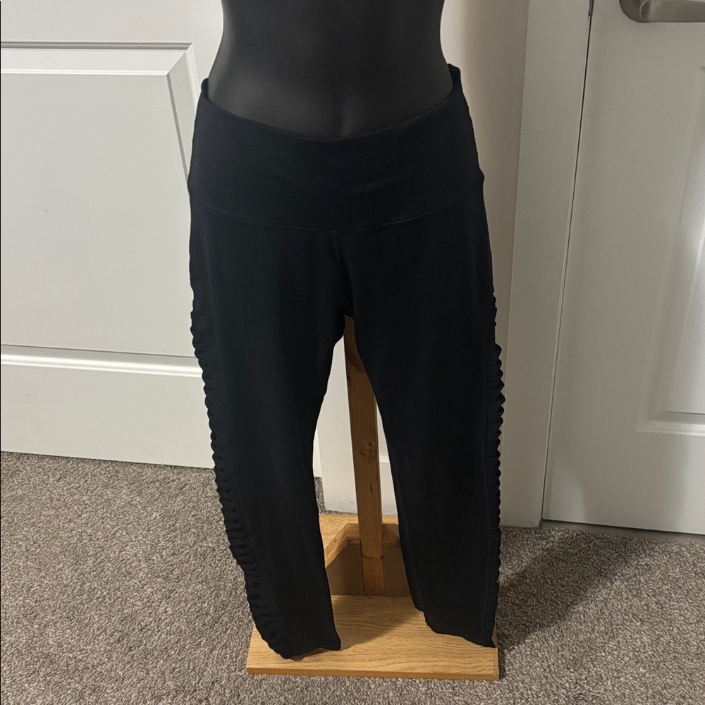 2/$15 Aerie Crop Leggings Black with Side Detail